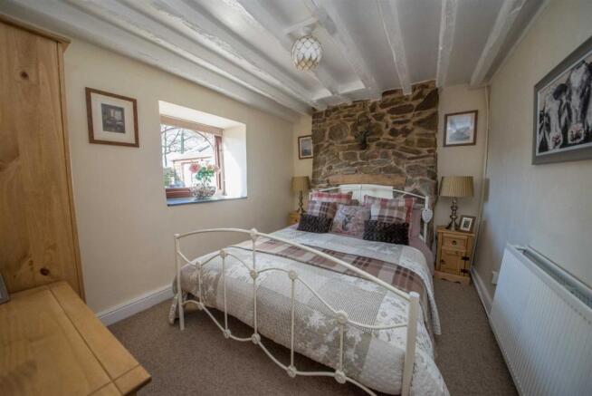 SNUG/BEDROOM