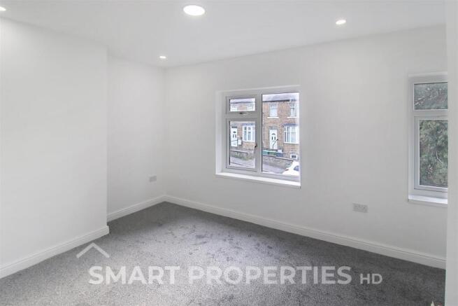 2 bed End of Terrace to rent Image 4