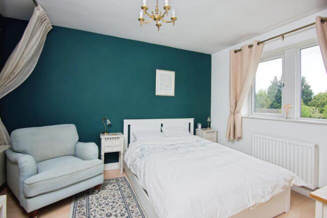 4 bed Detached for sale Image 11
