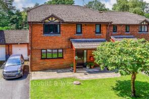 4, Station Close, Town Row, Crowborough TN6 3JQ