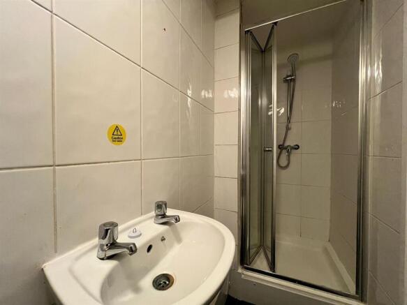 4 bed Terraced for sale Image 5