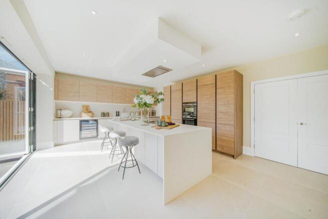 7840a046127073220282329