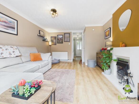 EweMove Estate Agents Basingstoke - 9 McCartney Wa