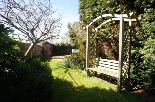 Garden Left Aspect