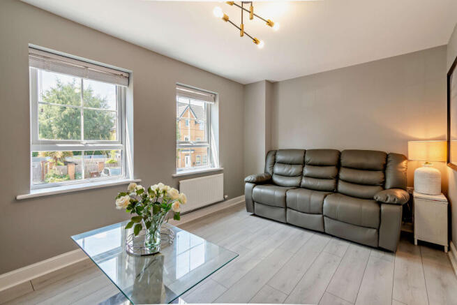 3 bed Town House for sale Image 6