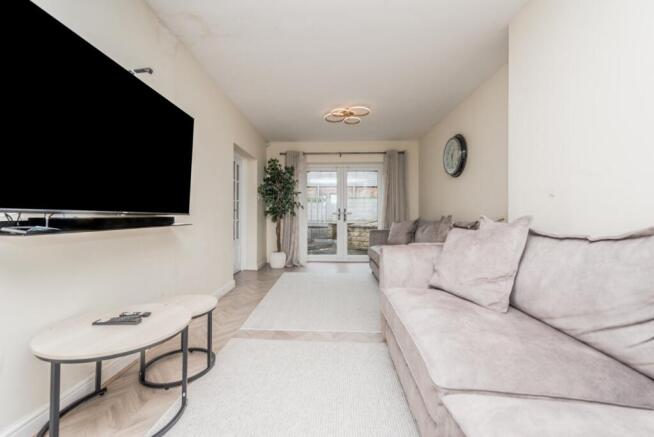 4 bed Detached for sale Image 11