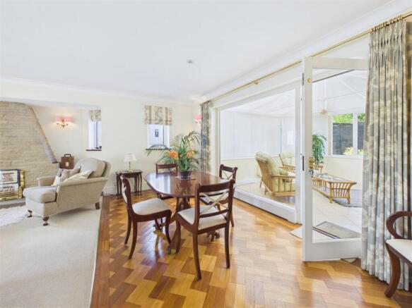 4 bed Detached for sale Image 5