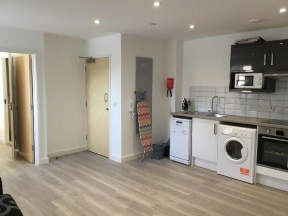 KITCHEN AREA 1.jpg