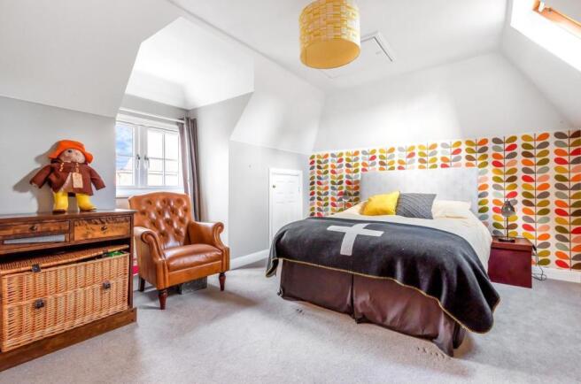 Guest bedroom