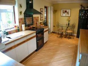 FITTED KITCHEN/BREAKFAST ROOM 17'3 x 8'3
