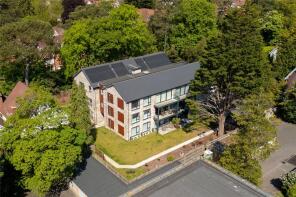 Flat 10, 38a Beach Breeze, The Avenue, Poole BH13 6FG