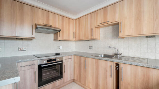 2 bed Flat for sale Image 6