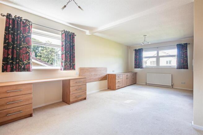 4 bed Detached for sale Image 10