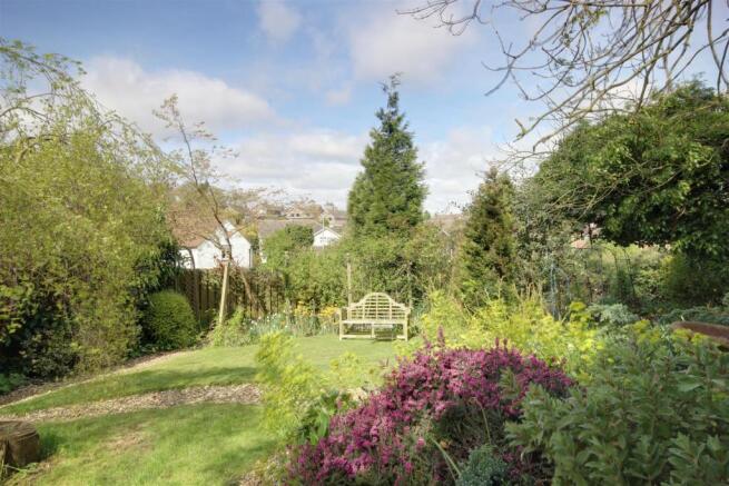 Garden with View Tow