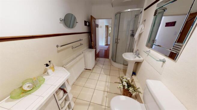Villiers Crescent - Bathroom