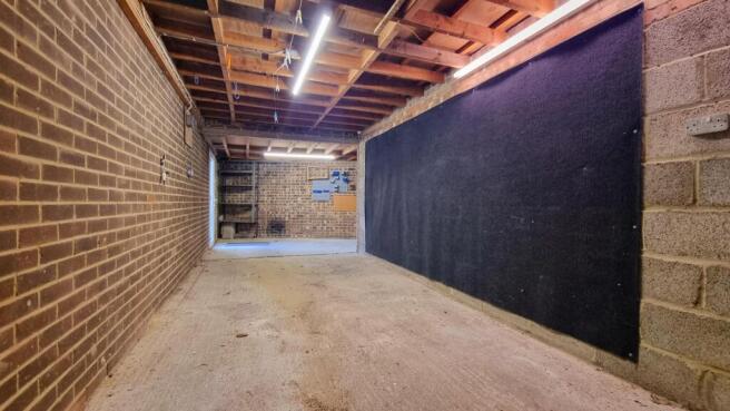 Garage 1