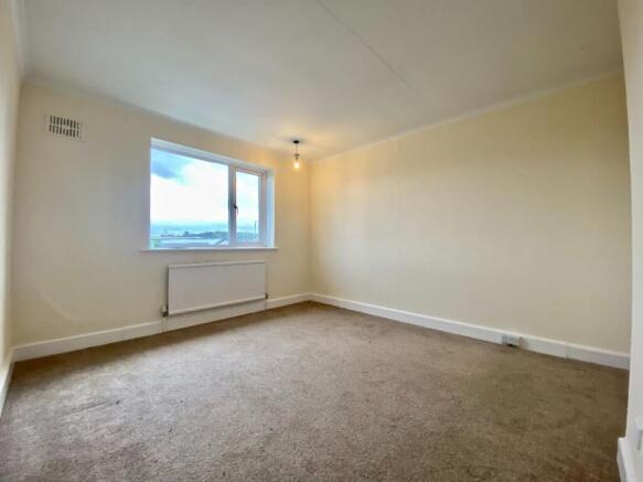 2 bed Flat to rent Image 8