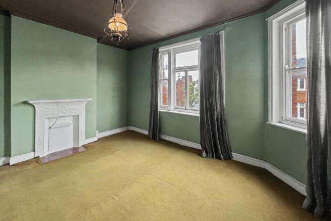 5 Albert Palace Mansions, Lurline Gardens, London, SW11 4DG