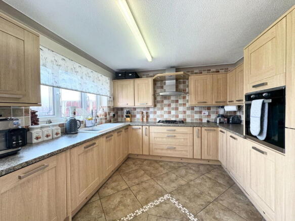 3 bed Detached for sale Image 6