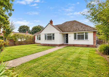 Queenborough Lane, Great Notley, Braintree, CM77