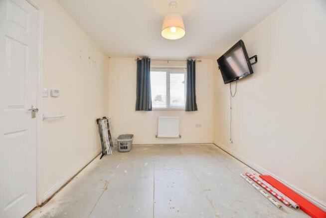 3 bed Semi-Detached for sale Image 10