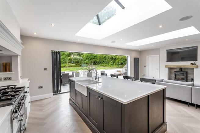 `Open Plan Dining Kitchen