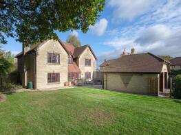 11, Erleigh Drive, Chippenham SN15 2NQ