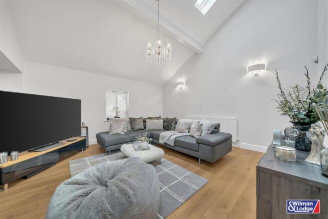 6 bed Detached for sale Image 9