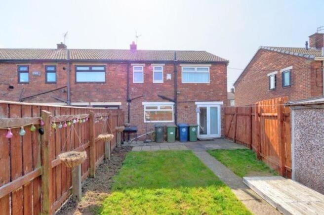 3 bed Semi-Detached to rent Image 3