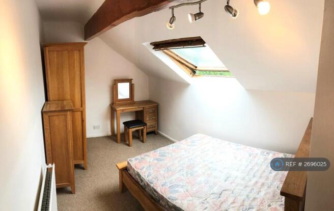 4 bed Terraced to rent Image 5