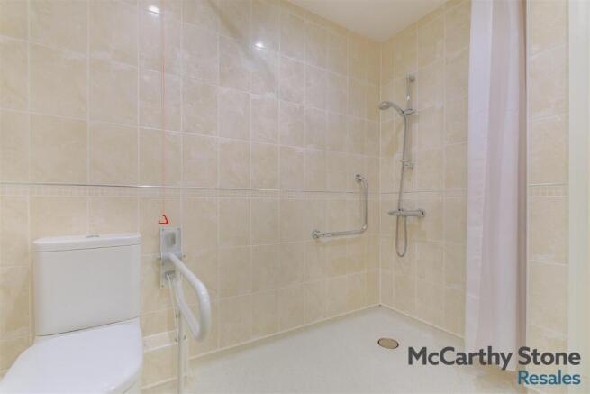 2 bed Apartment for sale Image 11