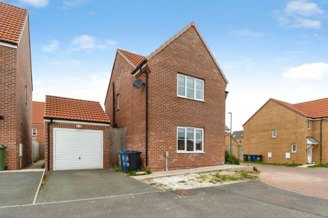Parklands Avenue, Humberston  photo 3