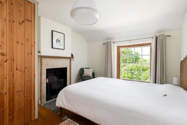 Bedroom2_1.jpg