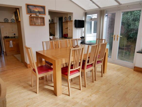 Ernle Road, Calne - View 4