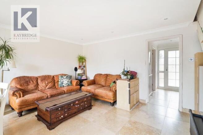 Leas Close, Chessington - KT9 2EQ