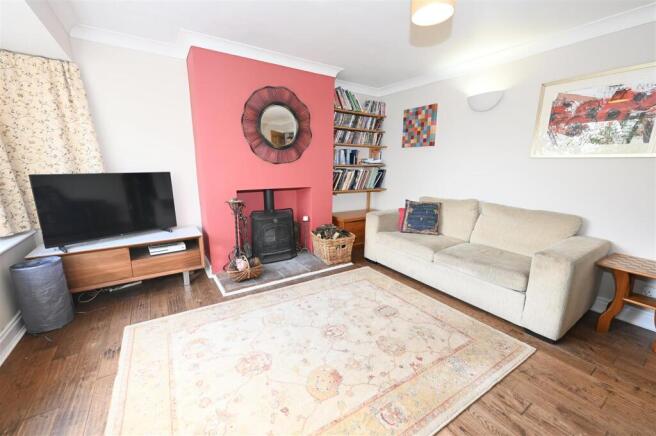 5 bed Semi-Detached for sale Image 4