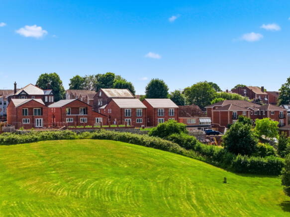 4 bed Detached for sale Image 12