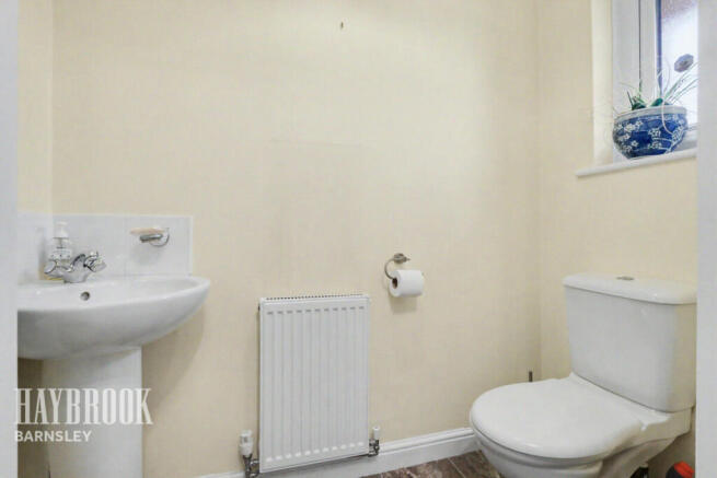 4 bed Detached for sale Image 6