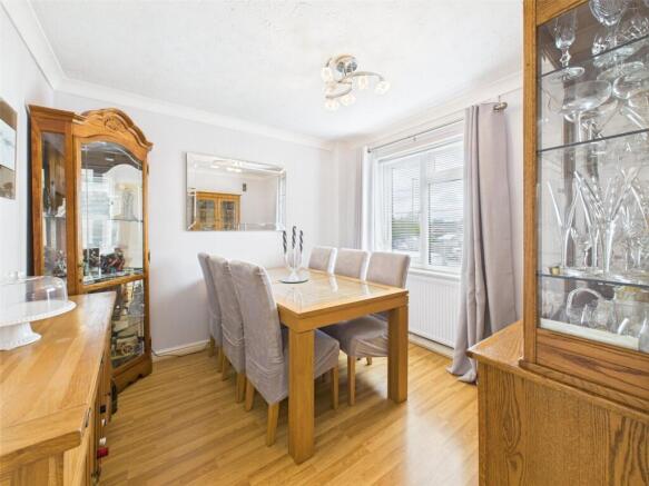 Fox Close, Stroud, Gloucestershire, GL5 photo 4