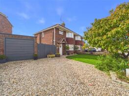 76, Chosen Drive, Churchdown, Gloucester GL3 2QT