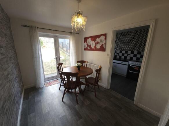 3 bed Semi-Detached to rent Image 7