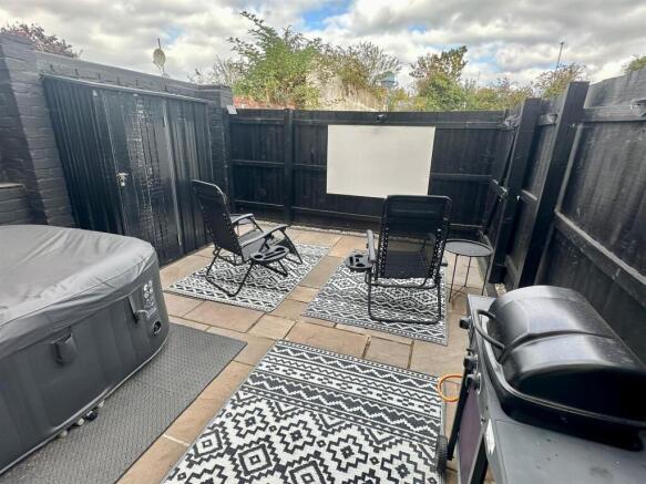 WhatsApp Image 2025-10-01 at 10.04.34_cb45a9e4.jpg