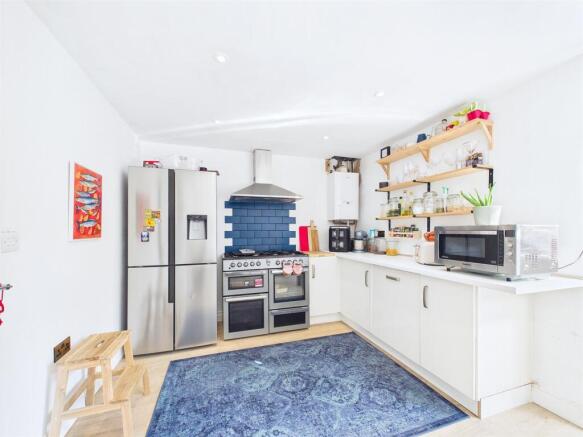 4 bed Detached for sale Image 7