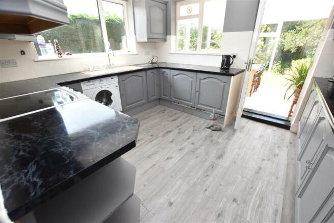 KITCHEN - Additional Photograph