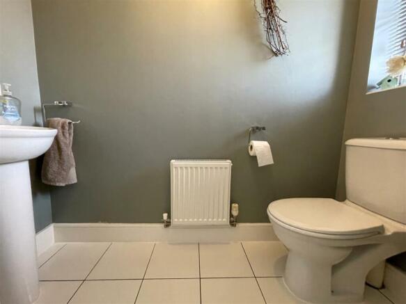 GROUND FLOOR CLOAK ROOM