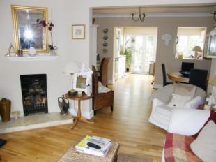 LOUNGE 2