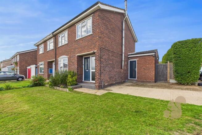 3-bed semi-detached on Queen Anne Road, West Mersea,, £370,000