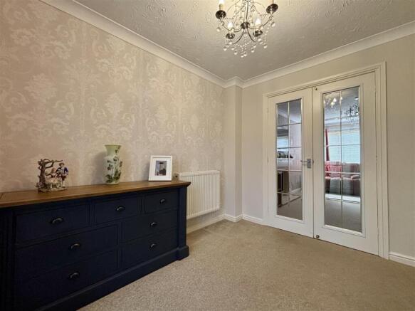 4 bed Detached for sale Image 6