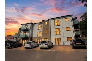 Flat 4, St Peters Heights, Hillbrow Road, Bromley BR1 4FA