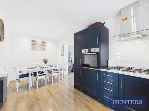3 bed Semi-Detached for sale Image 8